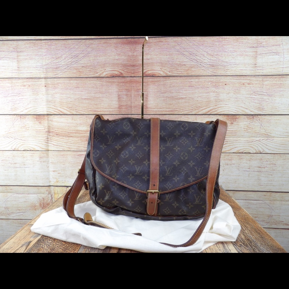 Louis Vuitton Saumur 35 iconic shoulder handbag - Picture 3 of 15